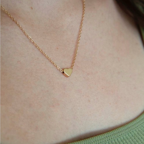 Gold Heart Pendant Necklace - Picture 3 of 3